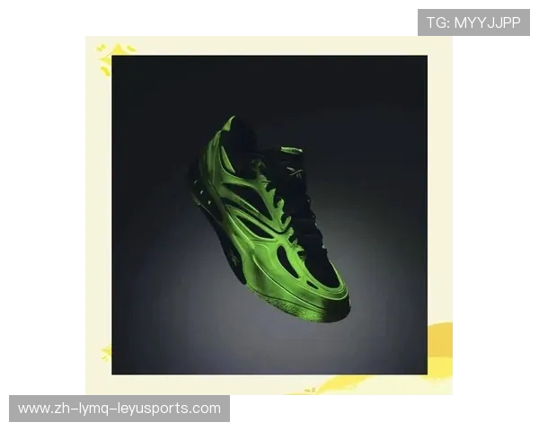 哪支英超球队名字为三个字且曾使用Reebok品牌？